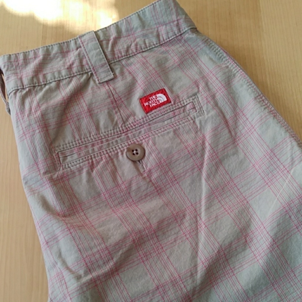🎉SALE🎉The North Face plaid Bermuda shorts
